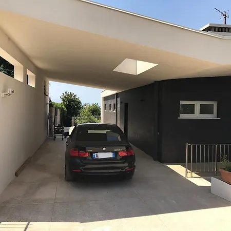 Modern Swimming-pool