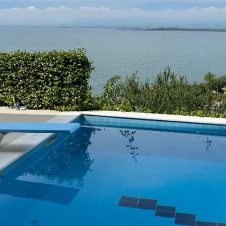 Modern Swimming-pool Villa Shkodër